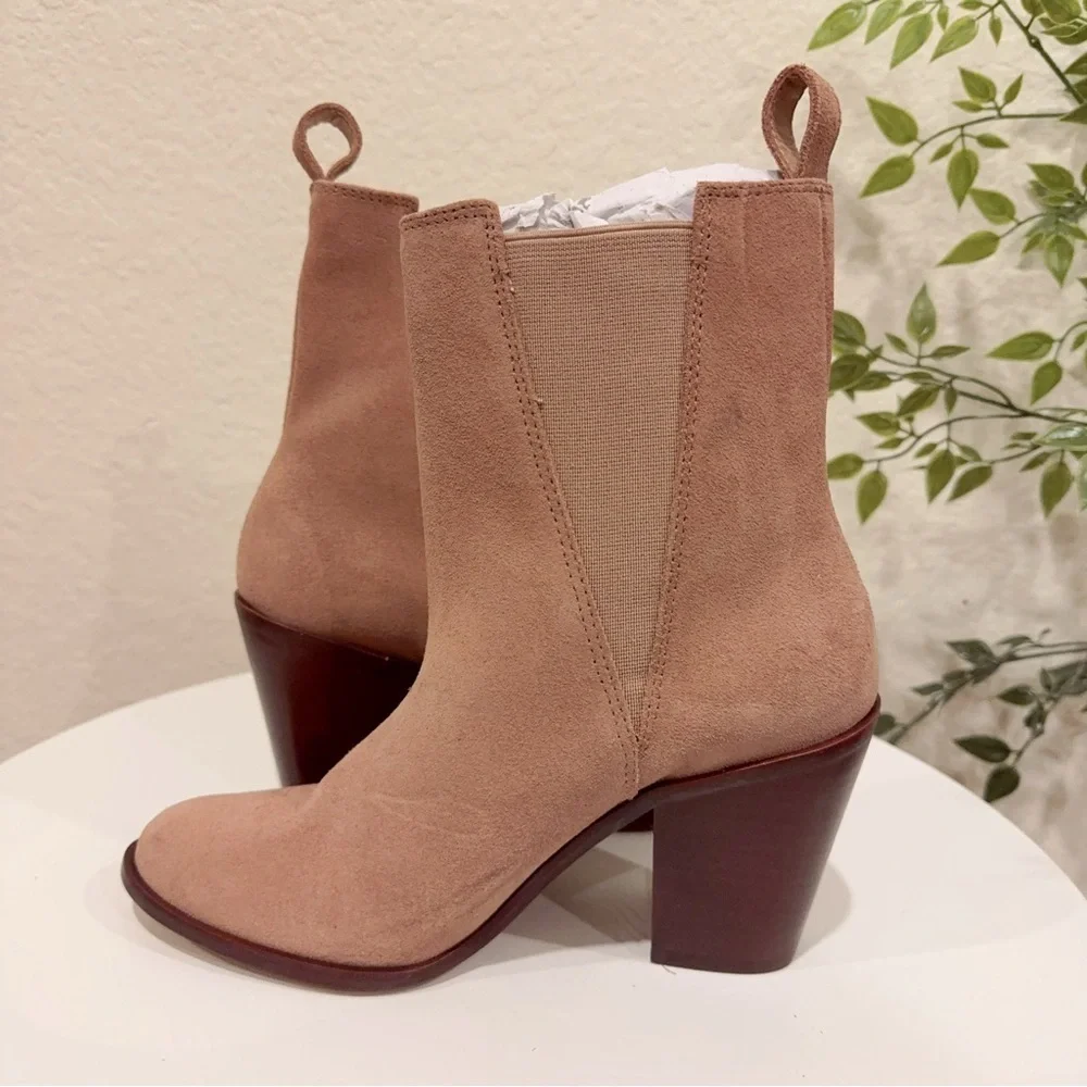 Kaanas Morava Suede Block Heel With Elastic in Caramel NWOT Size 6M
